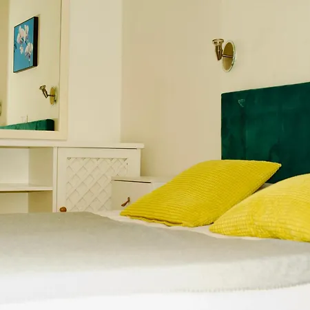 Park For Beautifully Located Lejlighed *