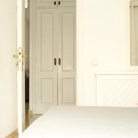 Park For Beautifully Located Lejlighed *